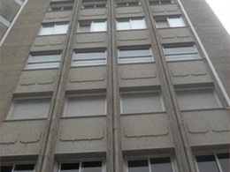 Fachada de edificio en silvestre